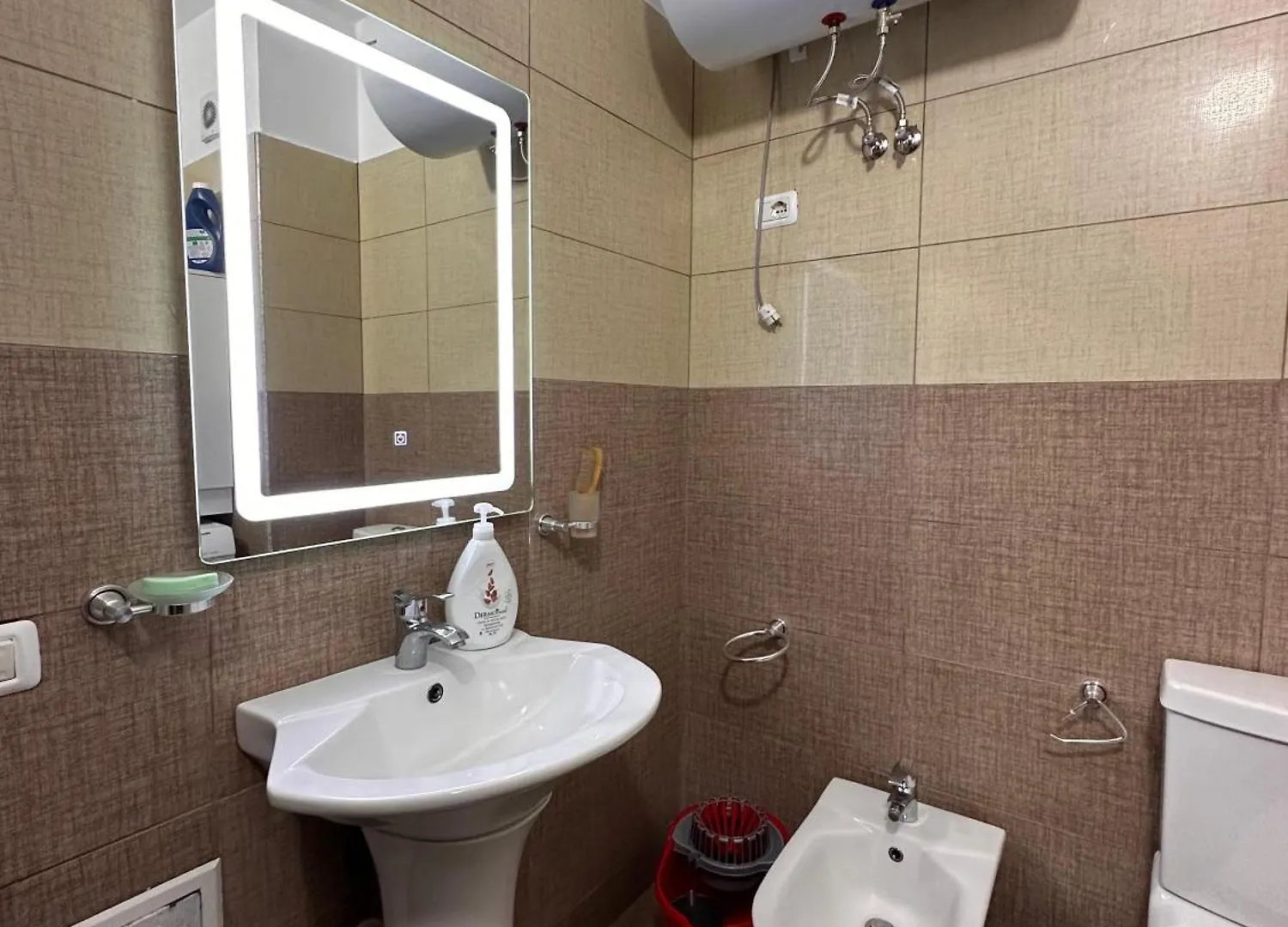 Xh&S Apartament Dıraç