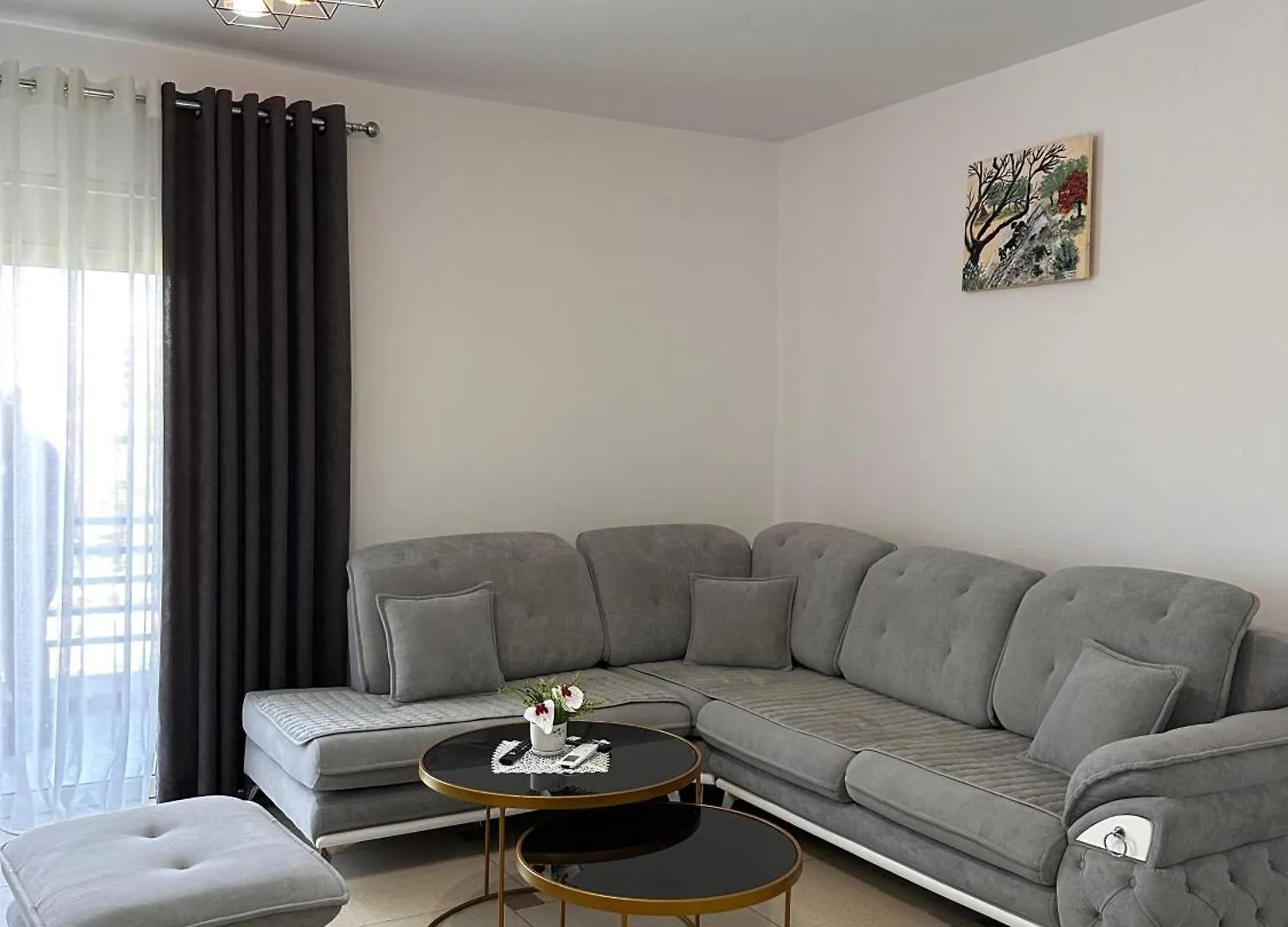 Xh&S Apartament Dıraç 0*,  Arnavutluk